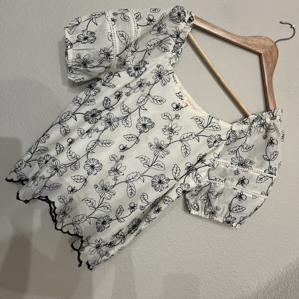 Solitare Blouse Women MEDIUM puff Sleeve BLACK/IVORY Meadow Off Shoulder.